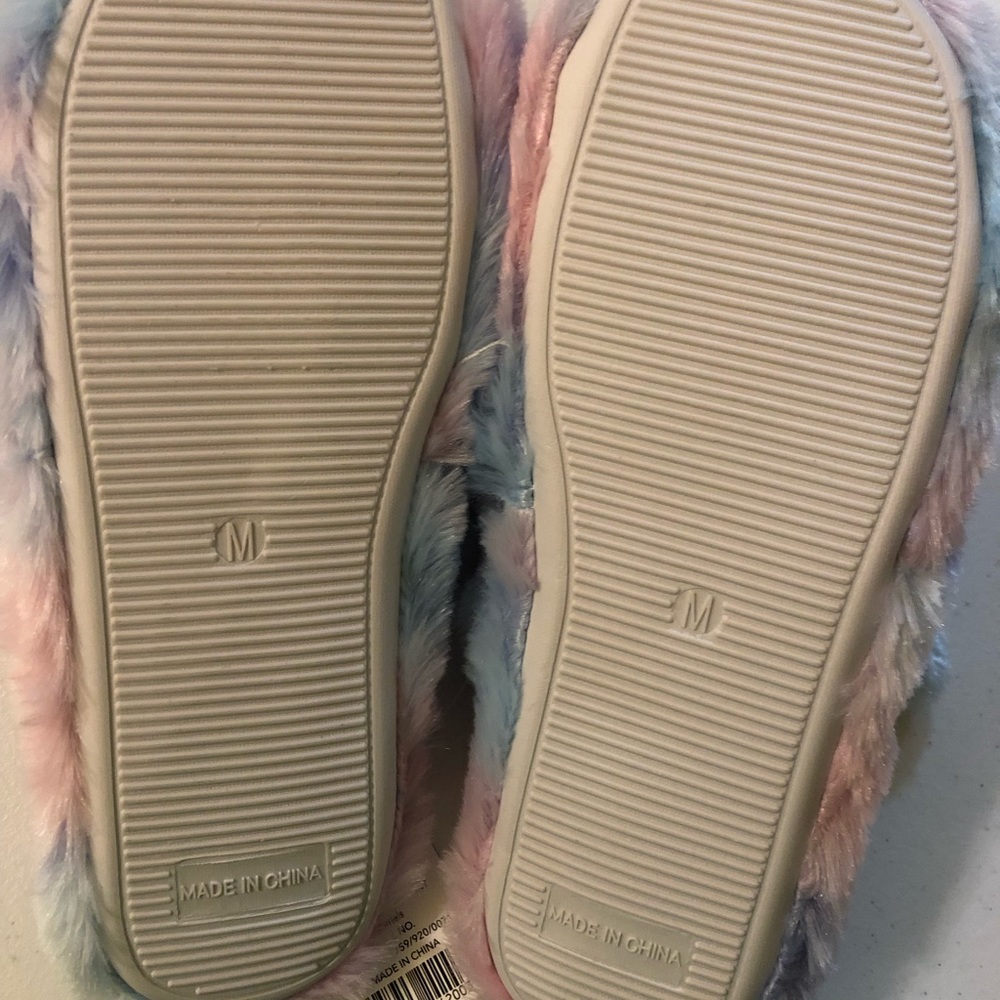 Girls George Unicorn 🦄 slippers/house shoes - Picture 5 of 5